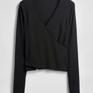 Gap Modern Wide Rib Wrap V-Neck T-Shirt
